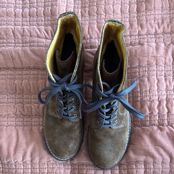 Frye Sabrina 6G Tan Suede/Leather Lace Up Wood Heeled Combat Moto Ankle Booties - Picture 9 of 12